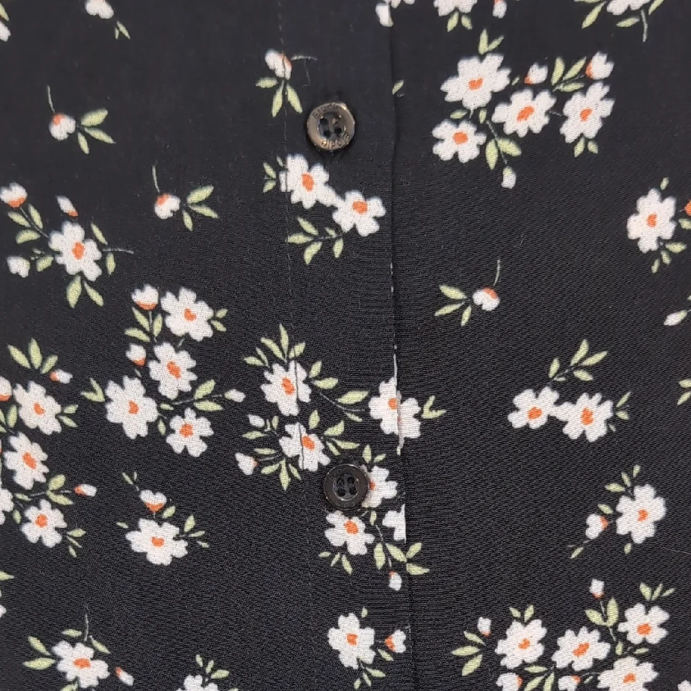 NEW Elodie Black and Floral Ruched Puff Sleeve Button Down Blouse
